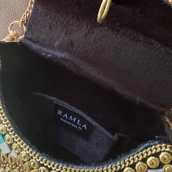 NEW Ramla Handmade Gold Embellished Clutch - Picture 6 of 10